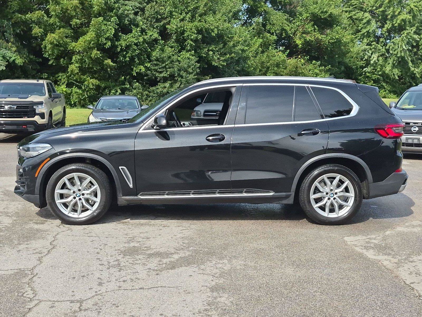 Used 2021 BMW X5 xDrive40i w/ Convenience Package AWD/4WD image 2
