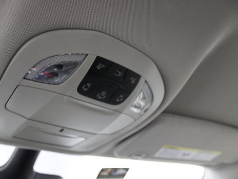 Used 2024 Chrysler Pacifica Touring-L FWD image 25