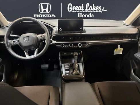 Used 2025 Honda CR-V LX image 11
