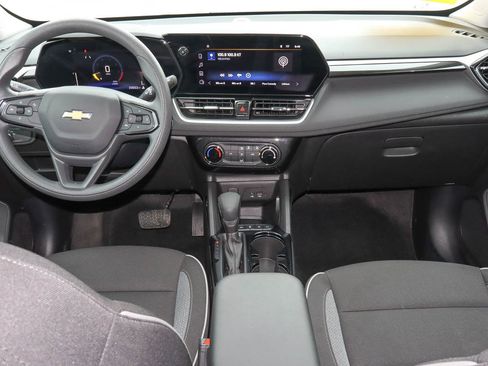 Used 2025 Chevrolet TrailBlazer LT AWD/4WD image 10