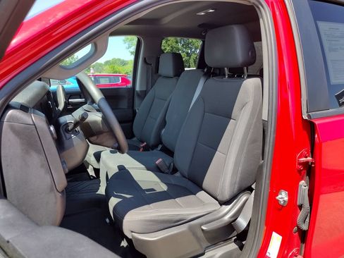 Used 2020 Chevrolet Silverado 1500 Custom w/ Custom Value Package AWD/4WD image 9