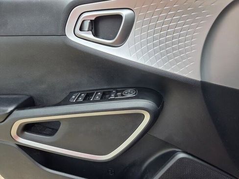 Used 2021 Kia Soul LX FWD image 14