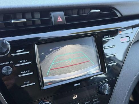 Used 2020 Toyota Camry SE image 21