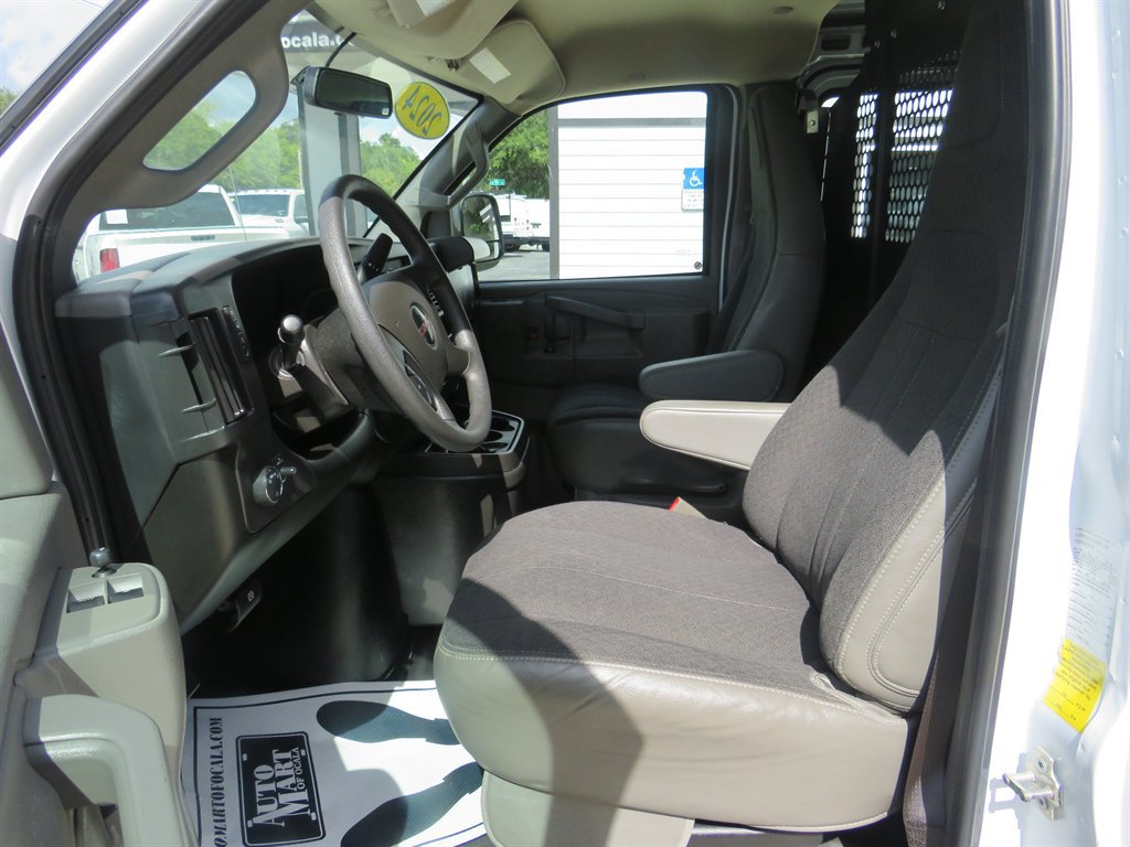 Used 2024 GMC Savana 2500 w/ Driver Convenience Package RWD image 4
