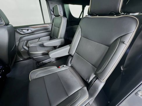 Certified 2024 Chevrolet Suburban Premier w/ Premium Package image 25