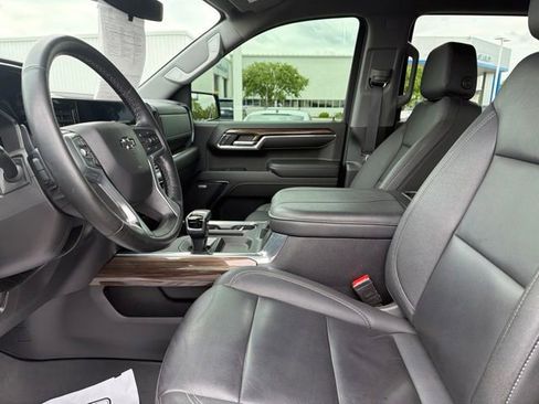 Used 2024 Chevrolet Silverado 1500 LT Trail Boss w/ Convenience Package II AWD/4WD image 13