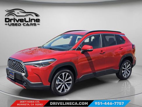 Used 2022 Toyota Corolla Cross XLE FWD image 11