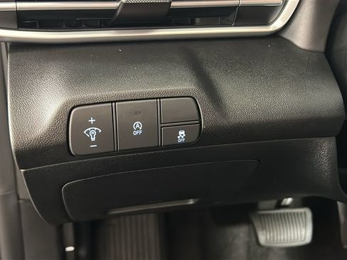 Certified 2024 Hyundai Elantra SE FWD image 23