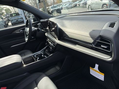 New 2026 Chevrolet Traverse LT w/ Midnight/Sport Edition image 21