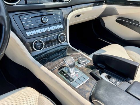 Used 2017 Mercedes-Benz SL 550 image 17