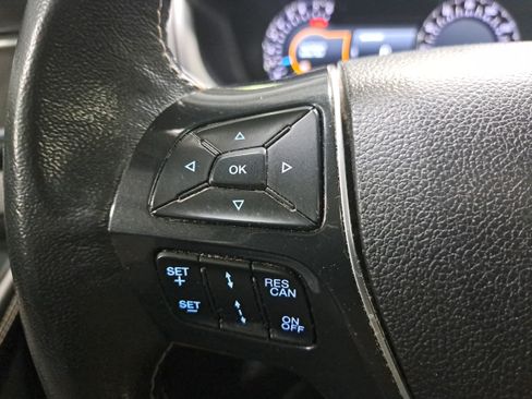 Used 2018 Ford Explorer Platinum AWD/4WD image 17