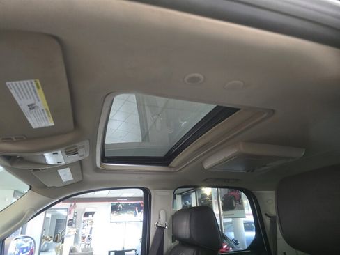 Used 2012 Cadillac Escalade Platinum image 30