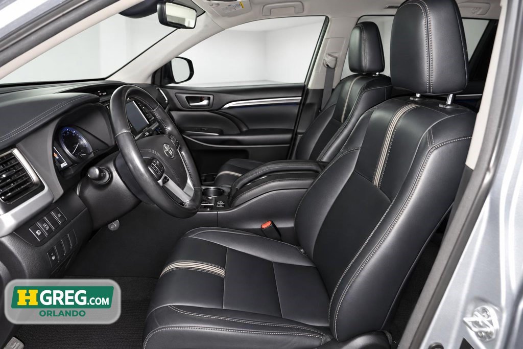 Used 2017 Toyota Highlander SE AWD/4WD image 10