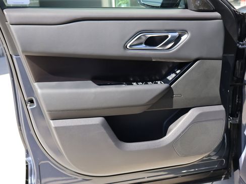 Certified 2026 Land Rover Range Rover Velar Dynamic SE AWD/4WD image 12