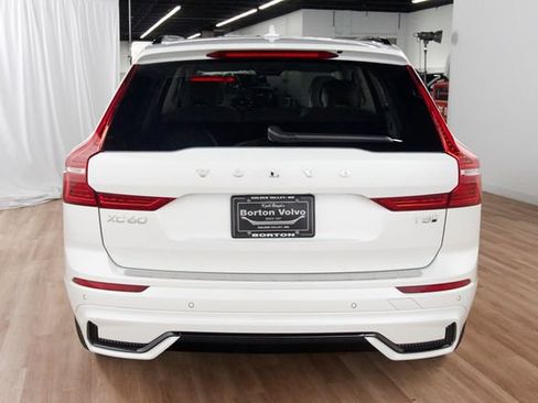 Used 2025 Volvo XC60 T8 Plus w/ Protection Package Premier AWD/4WD image 4