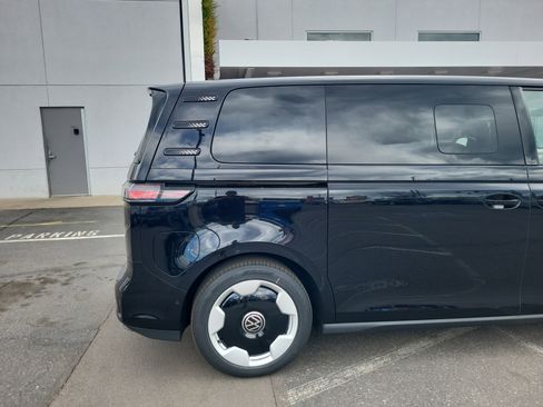 New 2025 Volkswagen ID. Buzz Pro S image 6