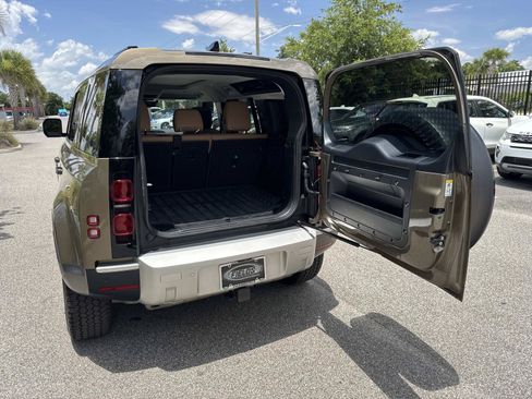 Certified 2025 Land Rover Defender 110 S AWD/4WD image 11