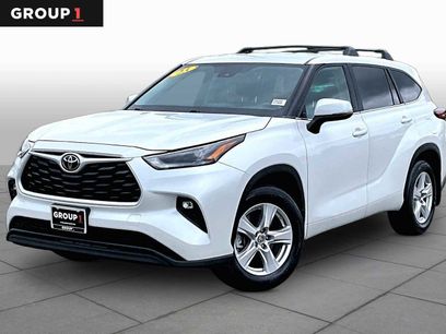 Used 2023 Toyota Highlander LE