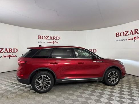 Certified 2022 Lincoln Corsair FWD image 9