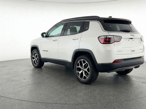 Used 2025 Jeep Compass Limited image 6