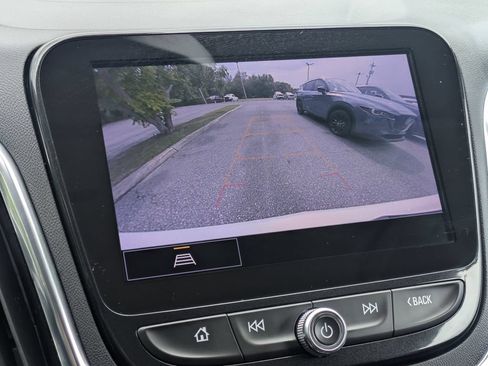 Used 2022 Chevrolet Equinox Premier FWD image 19