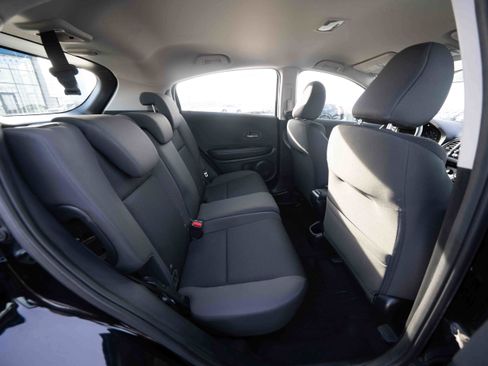 Used 2022 Honda HR-V LX image 25