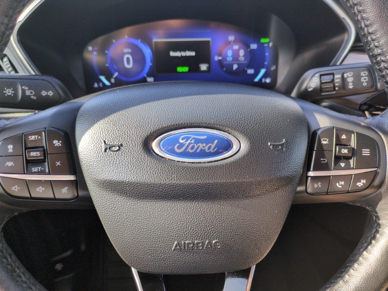 Used 2020 Ford Escape Titanium w/ Titanium Premium Package 2.0 AWD/4WD image 16