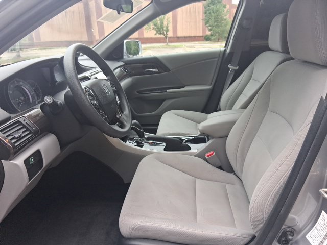Used 2017 Honda Accord EX image 12
