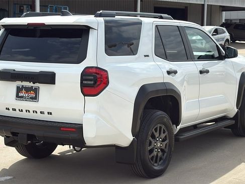 Used 2025 Toyota 4Runner SR5 image 5
