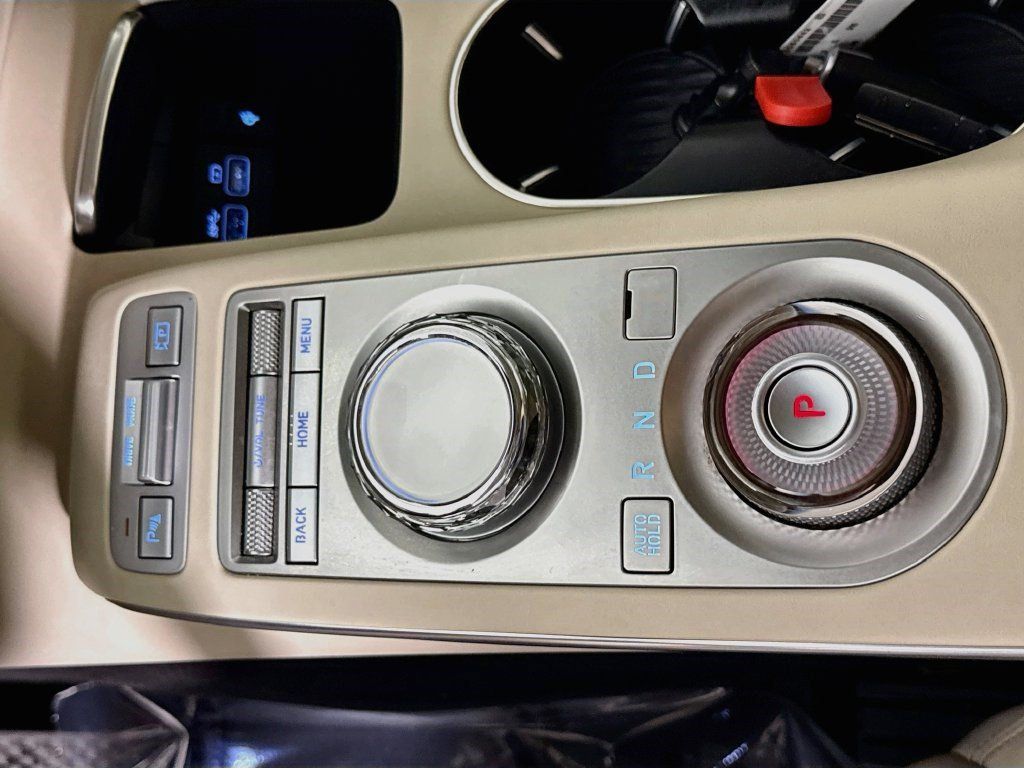 Used 2022 Genesis GV70 2.5T AWD/4WD image 19