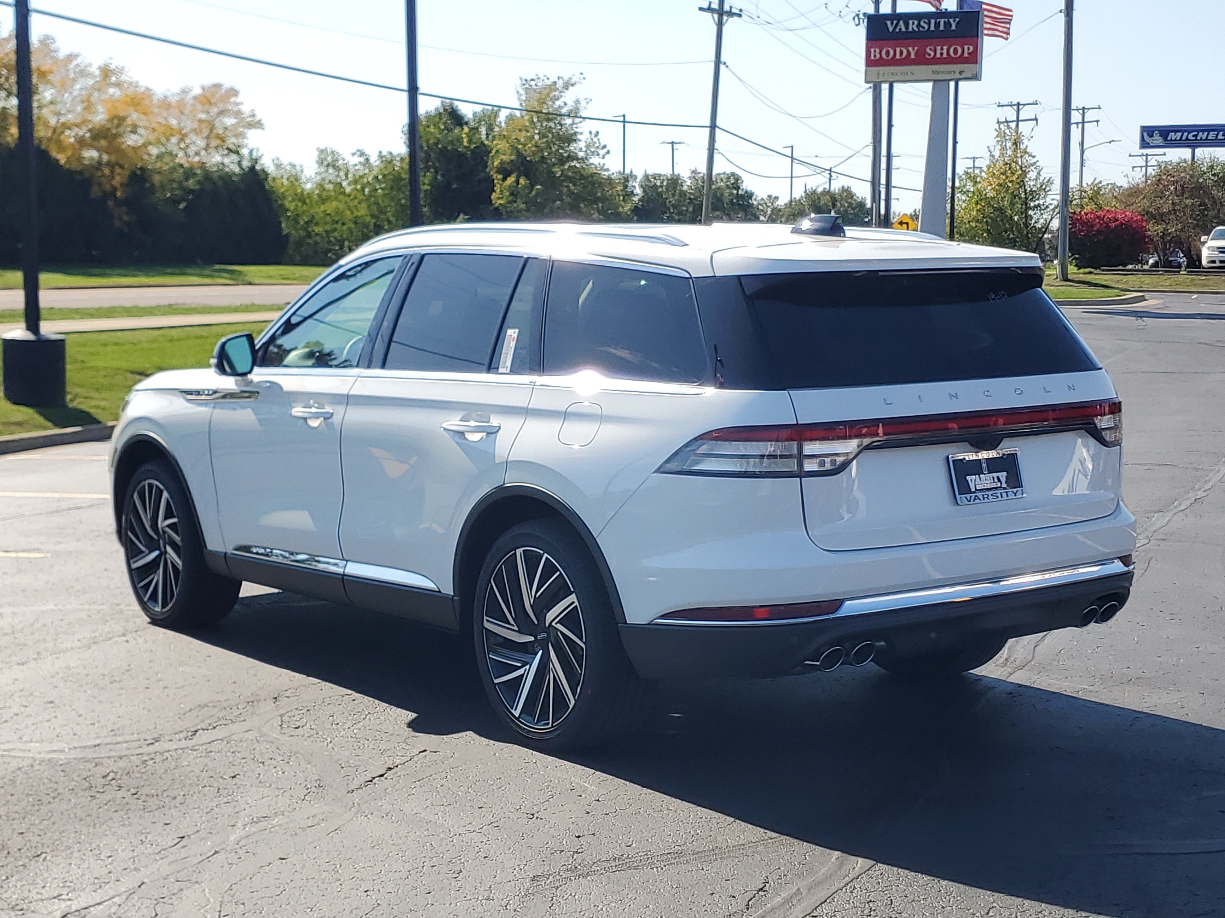 New 2027 Lincoln Aviator Reserve AWD/4WD image 3