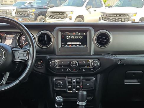 Used 2022 Jeep Gladiator Sport AWD/4WD image 14