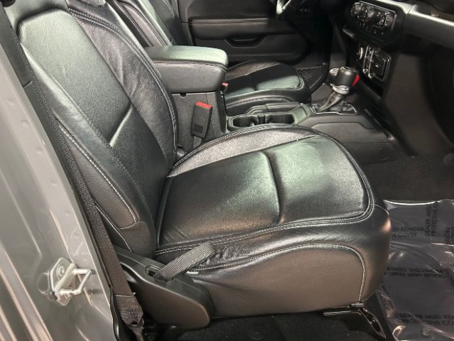 Used 2019 Jeep Wrangler Unlimited Sahara AWD/4WD image 10