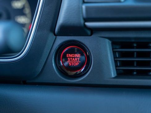 Used 2025 Honda Pilot EX-L image 34