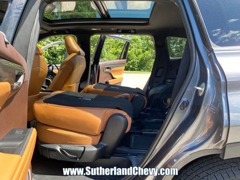 Used 2021 Toyota Highlander Platinum AWD/4WD image 42