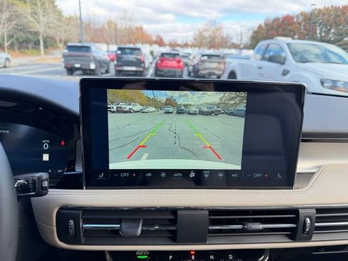 New 2026 Lincoln Corsair Premiere image 18