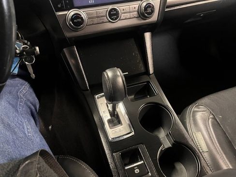 Used 2015 Subaru Outback 2.5i Limited w/ Popular Package #4 image 28