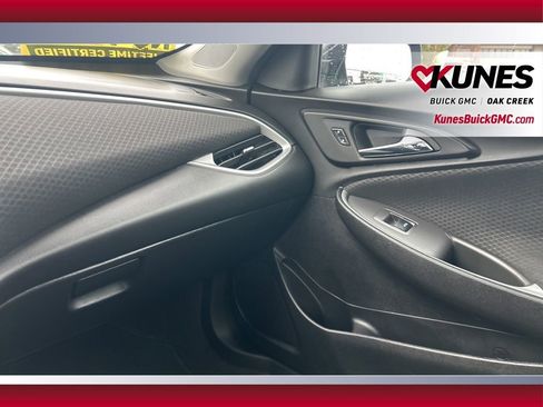 Used 2025 Chevrolet Malibu LT image 15