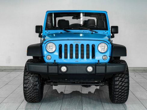 Used 2018 Jeep Wrangler Sport image 3