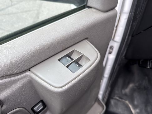 Used 2016 Chevrolet Express 3500 image 14