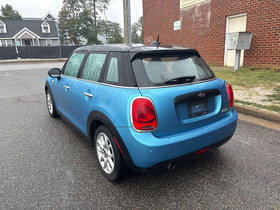 Used 2017 MINI Cooper 4-Door Hardtop FWD image 7