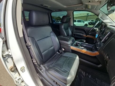 Used 2018 Chevrolet Silverado 2500 High Country w/ Duramax Plus Package AWD/4WD image 18