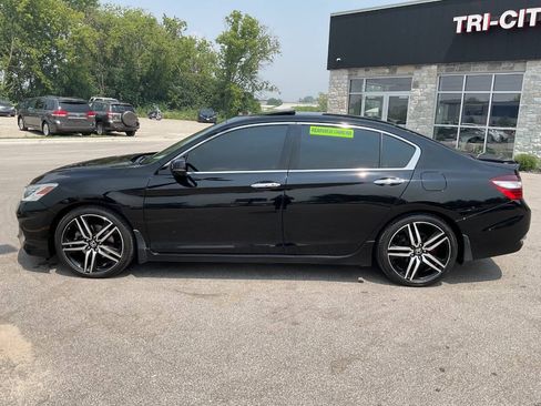 Used 2016 Honda Accord Touring image 3