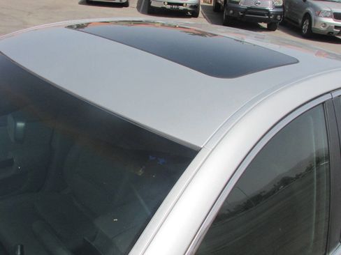 Used 2006 Hyundai Azera Limited image 8