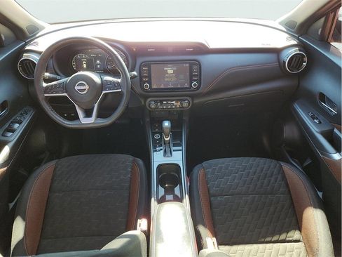 Used 2023 Nissan Kicks SR image 13