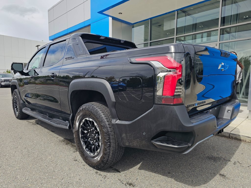 Used 2026 Chevrolet Silverado EV Trail Boss AWD/4WD image 5