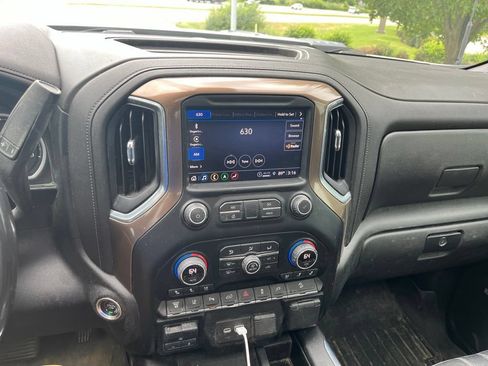 Used 2021 Chevrolet Silverado 2500 High Country w/ Z71 Off-Road Package AWD/4WD image 8