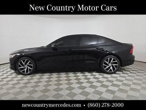 Used 2019 Volvo S60 T6 Momentum w/ Premium Package AWD/4WD image 5