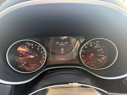 Used 2019 Jeep Compass Latitude w/ Cold Weather Group AWD/4WD image 7