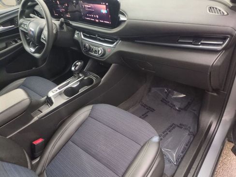 Used 2025 Buick Envista Preferred image 25